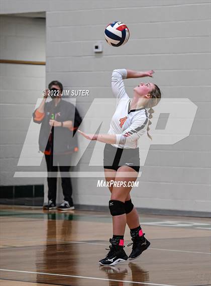 Thumbnail 3 in Thorndale vs. Schulenburg (UIL 2A Region 4 Area Playoff) photogallery.