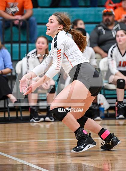 Thumbnail 3 in Thorndale vs. Schulenburg (UIL 2A Region 4 Area Playoff) photogallery.