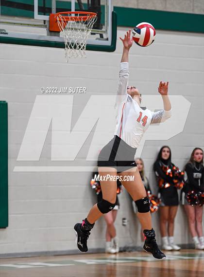Thumbnail 2 in Thorndale vs. Schulenburg (UIL 2A Region 4 Area Playoff) photogallery.