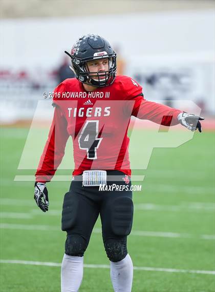 Thumbnail 2 in Forsan vs. Anson (UIL 2A Regional Playoff) photogallery.