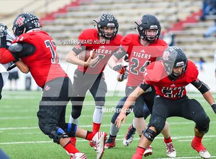 Thumbnail 3 in Forsan vs. Anson (UIL 2A Regional Playoff) photogallery.