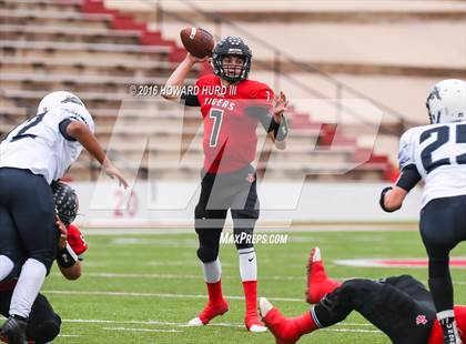 Thumbnail 1 in Forsan vs. Anson (UIL 2A Regional Playoff) photogallery.