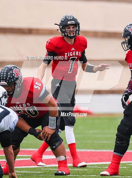 Thumbnail 3 in Forsan vs. Anson (UIL 2A Regional Playoff) photogallery.