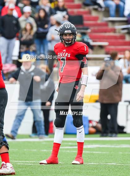 Thumbnail 2 in Forsan vs. Anson (UIL 2A Regional Playoff) photogallery.