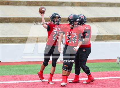Thumbnail 2 in Forsan vs. Anson (UIL 2A Regional Playoff) photogallery.