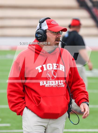 Thumbnail 2 in Forsan vs. Anson (UIL 2A Regional Playoff) photogallery.