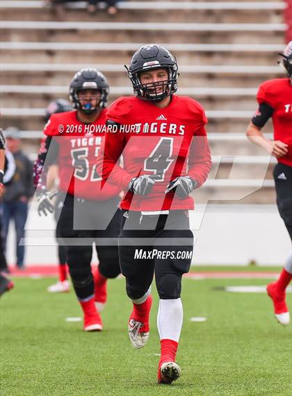 Thumbnail 3 in Forsan vs. Anson (UIL 2A Regional Playoff) photogallery.
