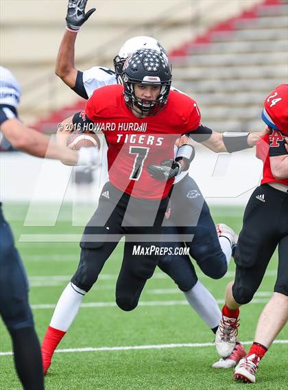 Thumbnail 1 in Forsan vs. Anson (UIL 2A Regional Playoff) photogallery.