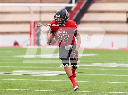 Thumbnail 2 in Forsan vs. Anson (UIL 2A Regional Playoff) photogallery.