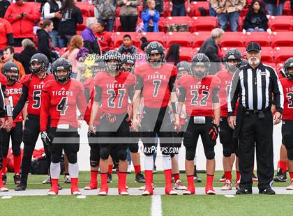 Thumbnail 2 in Forsan vs. Anson (UIL 2A Regional Playoff) photogallery.