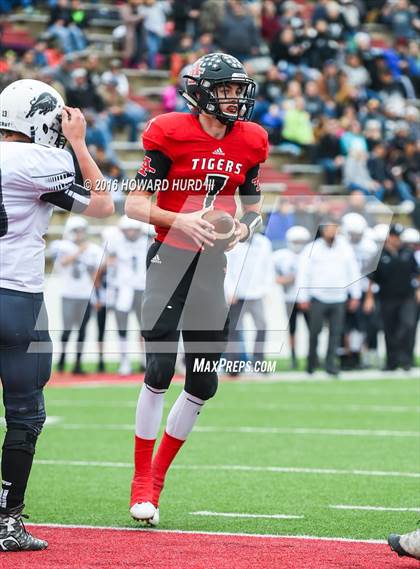 Thumbnail 2 in Forsan vs. Anson (UIL 2A Regional Playoff) photogallery.