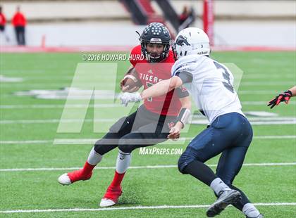 Thumbnail 1 in Forsan vs. Anson (UIL 2A Regional Playoff) photogallery.