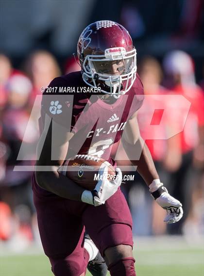 Thumbnail 2 in Cy-Fair vs. Langham Creek (UIL 6A DII Quarter Final Playoffs) photogallery.
