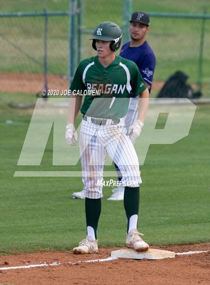 Thumbnail 3 in Reagan [Ronald] vs Franklin (San Antonio Classic) photogallery.
