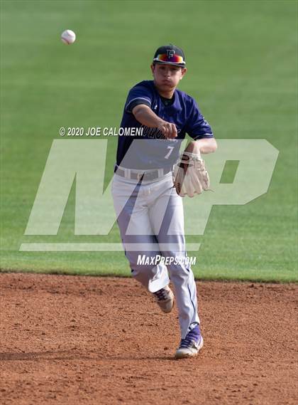 Thumbnail 3 in Reagan [Ronald] vs Franklin (San Antonio Classic) photogallery.