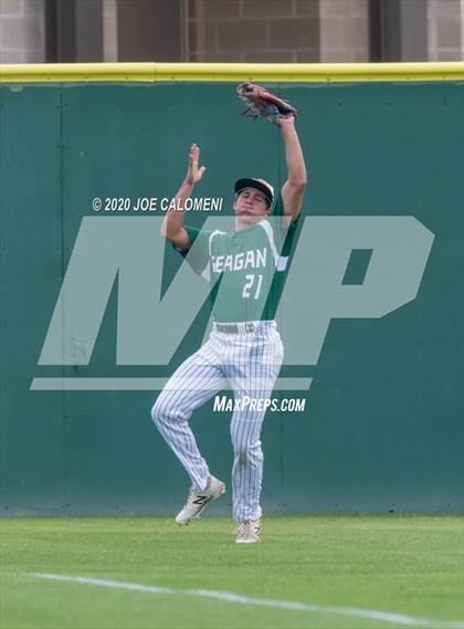 Thumbnail 1 in Reagan [Ronald] vs Franklin (San Antonio Classic) photogallery.