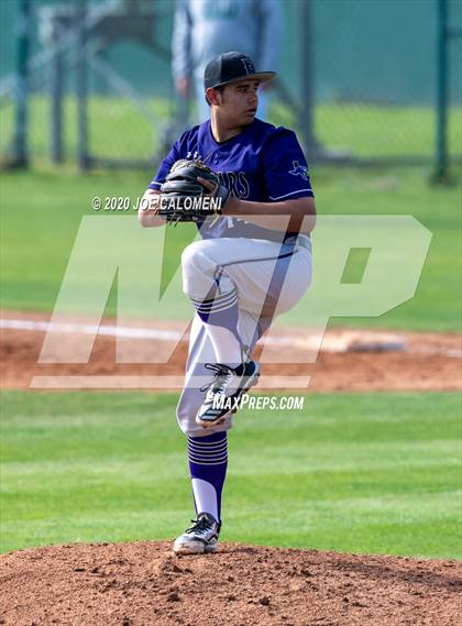 Thumbnail 3 in Reagan [Ronald] vs Franklin (San Antonio Classic) photogallery.