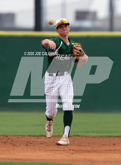 Thumbnail 1 in Reagan [Ronald] vs Franklin (San Antonio Classic) photogallery.