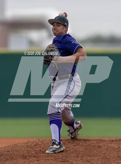 Thumbnail 2 in Reagan [Ronald] vs Franklin (San Antonio Classic) photogallery.