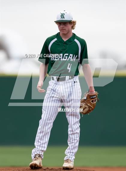 Thumbnail 3 in Reagan [Ronald] vs Franklin (San Antonio Classic) photogallery.