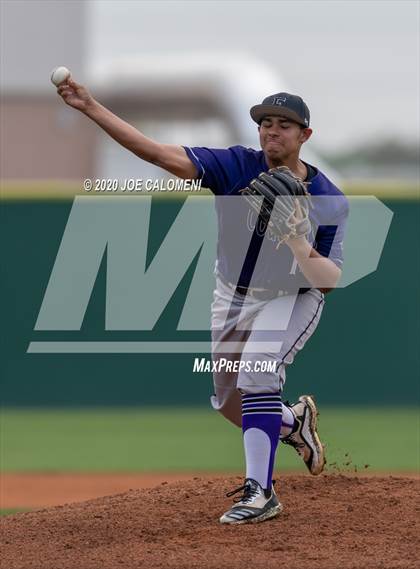 Thumbnail 3 in Reagan [Ronald] vs Franklin (San Antonio Classic) photogallery.