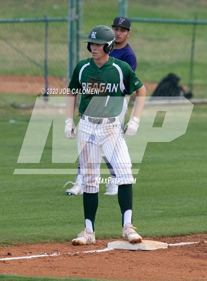 Thumbnail 1 in Reagan [Ronald] vs Franklin (San Antonio Classic) photogallery.
