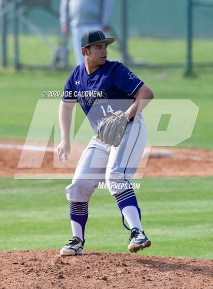 Thumbnail 2 in Reagan [Ronald] vs Franklin (San Antonio Classic) photogallery.