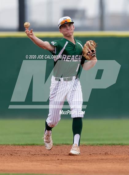 Thumbnail 1 in Reagan [Ronald] vs Franklin (San Antonio Classic) photogallery.