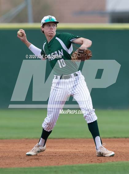 Thumbnail 1 in Reagan [Ronald] vs Franklin (San Antonio Classic) photogallery.