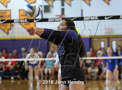 Thumbnail 2 in Fayetteville vs. St. Ignatius (Durango Fall Classic) photogallery.