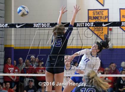 Thumbnail 1 in Fayetteville vs. St. Ignatius (Durango Fall Classic) photogallery.
