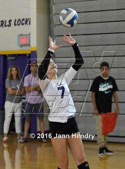 Thumbnail 3 in Fayetteville vs. St. Ignatius (Durango Fall Classic) photogallery.