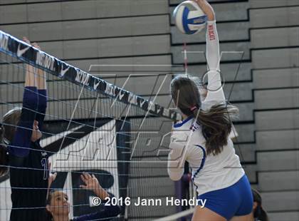 Thumbnail 3 in Fayetteville vs. St. Ignatius (Durango Fall Classic) photogallery.