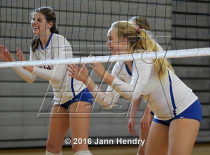 Thumbnail 2 in Fayetteville vs. St. Ignatius (Durango Fall Classic) photogallery.