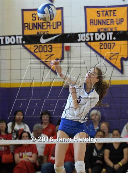 Thumbnail 2 in Fayetteville vs. St. Ignatius (Durango Fall Classic) photogallery.