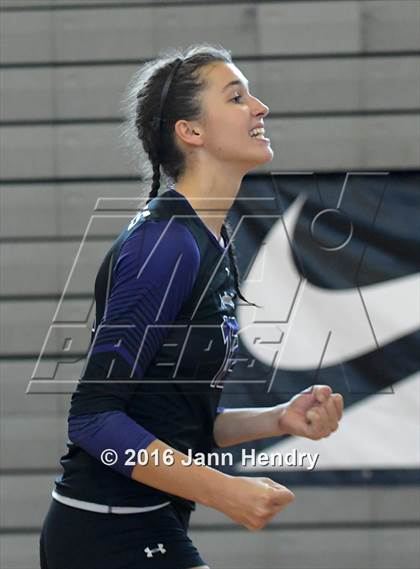 Thumbnail 1 in Fayetteville vs. St. Ignatius (Durango Fall Classic) photogallery.