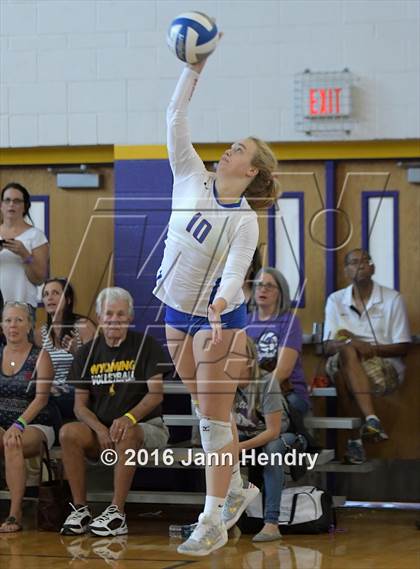 Thumbnail 2 in Fayetteville vs. St. Ignatius (Durango Fall Classic) photogallery.