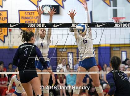 Thumbnail 2 in Fayetteville vs. St. Ignatius (Durango Fall Classic) photogallery.