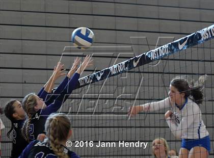 Thumbnail 2 in Fayetteville vs. St. Ignatius (Durango Fall Classic) photogallery.