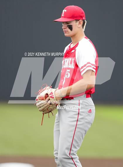 Thumbnail 3 in Tomball vs Rockwall-Heath (UIL 6A Regional Semi-Final) photogallery.