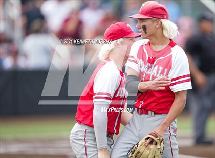 Thumbnail 2 in Tomball vs Rockwall-Heath (UIL 6A Regional Semi-Final) photogallery.