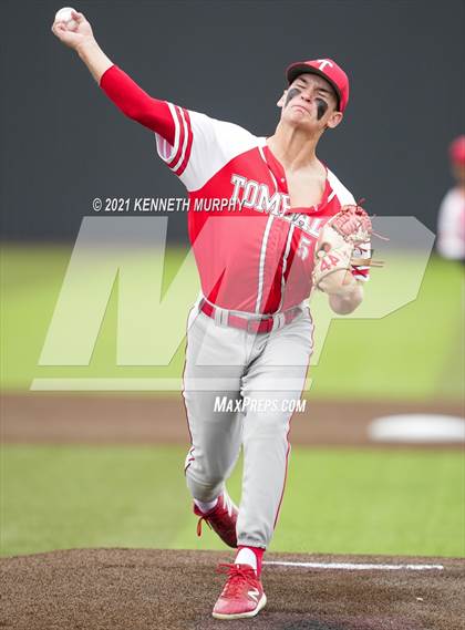 Thumbnail 3 in Tomball vs Rockwall-Heath (UIL 6A Regional Semi-Final) photogallery.
