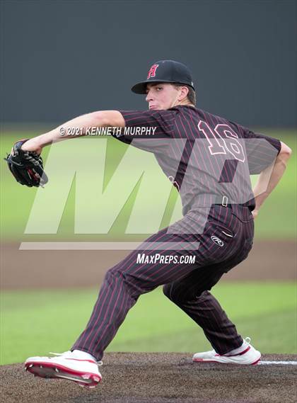 Thumbnail 2 in Tomball vs Rockwall-Heath (UIL 6A Regional Semi-Final) photogallery.