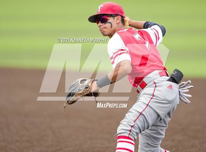 Thumbnail 3 in Tomball vs Rockwall-Heath (UIL 6A Regional Semi-Final) photogallery.