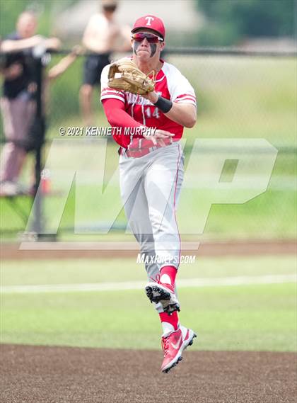 Thumbnail 3 in Tomball vs Rockwall-Heath (UIL 6A Regional Semi-Final) photogallery.