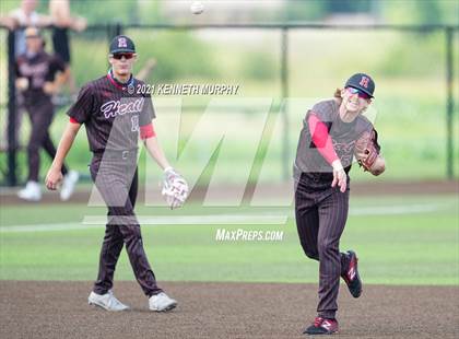 Thumbnail 2 in Tomball vs Rockwall-Heath (UIL 6A Regional Semi-Final) photogallery.
