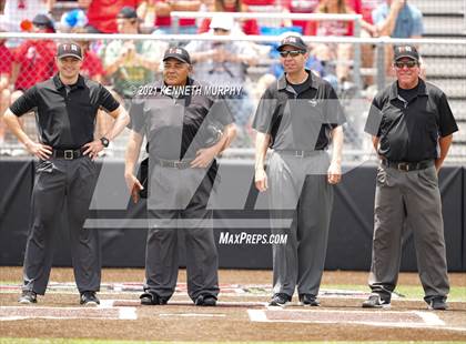 Thumbnail 3 in Tomball vs Rockwall-Heath (UIL 6A Regional Semi-Final) photogallery.