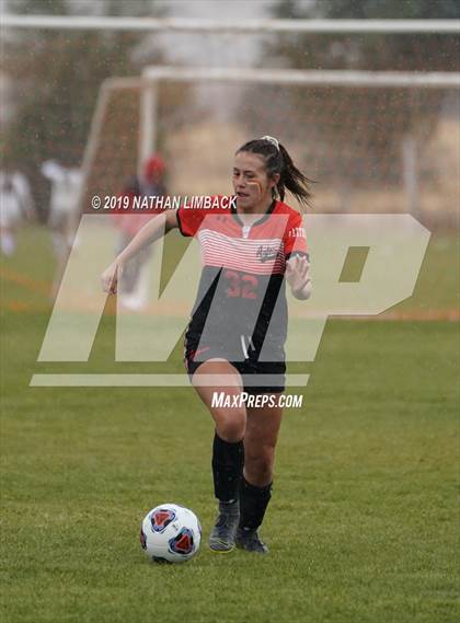 Thumbnail 3 in Aztec vs. Los Alamos photogallery.