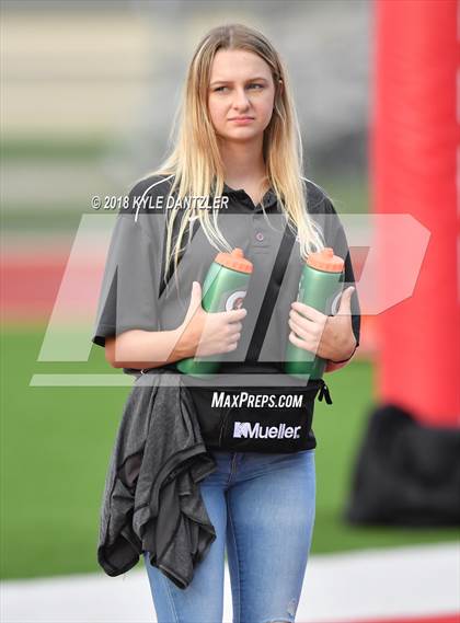 Thumbnail 2 in Nocona @ Ponder photogallery.