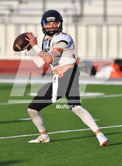 Thumbnail 3 in Nocona @ Ponder photogallery.
